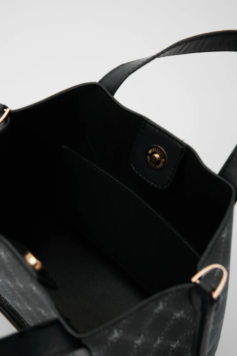 Faux leather crossbody bag with stylish design Faux leather crossbody bag with stylish design in black