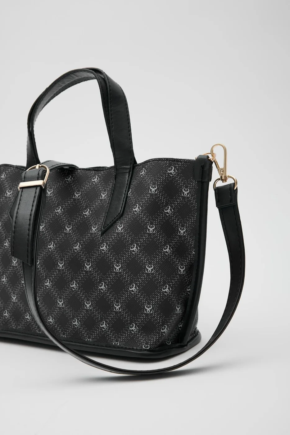 Faux leather crossbody bag with stylish design Faux leather crossbody bag with stylish design in black