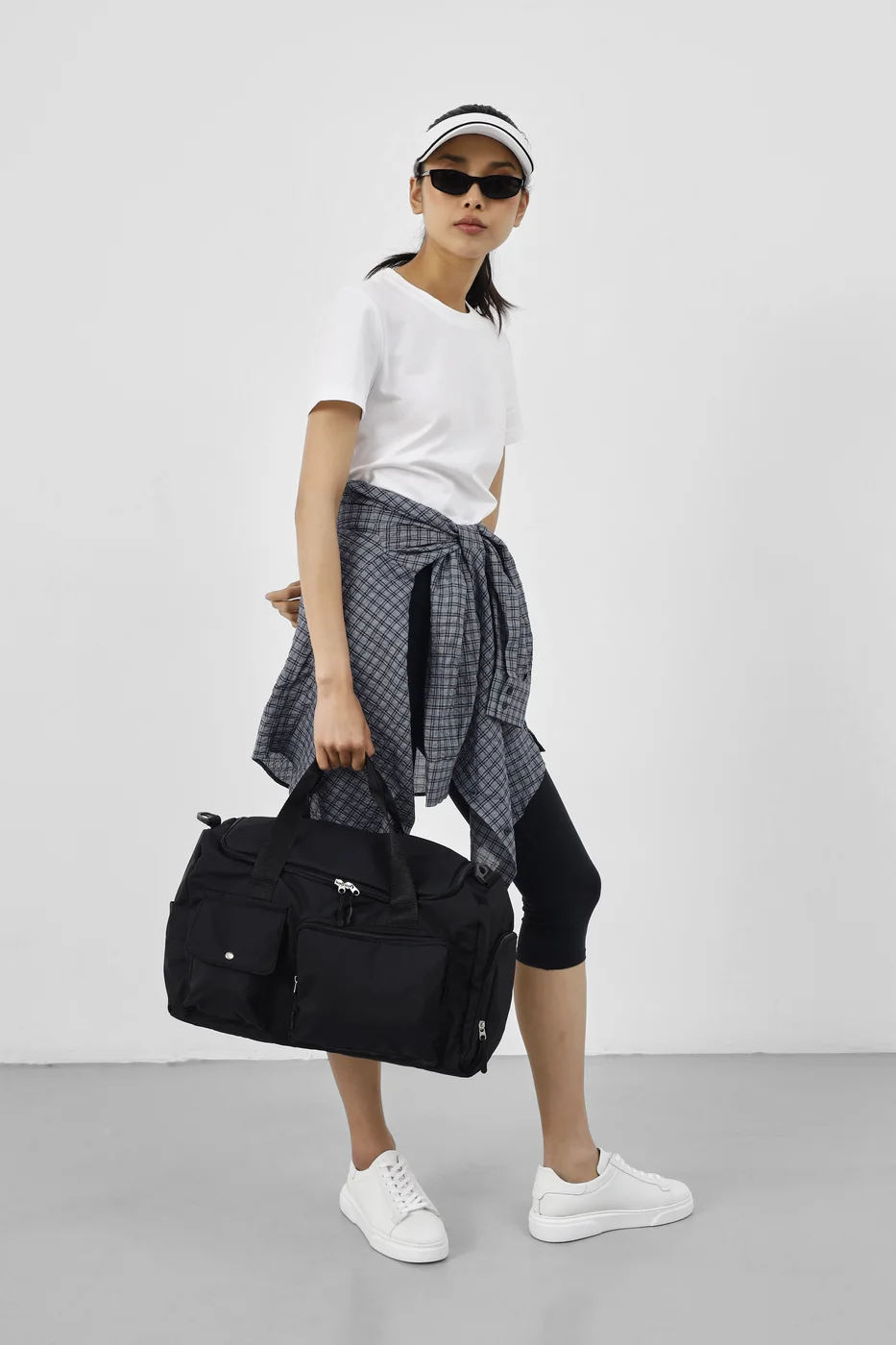 Gym travel bag for active lifestyles in black