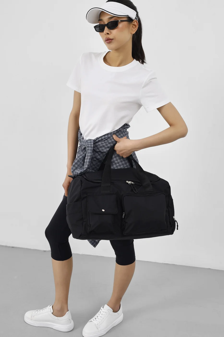 Gym travel bag for active lifestyles in black