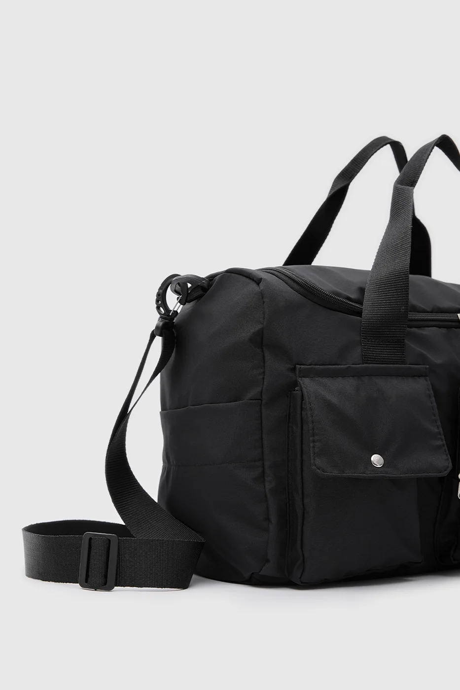 Gym travel bag for active lifestyles in black
