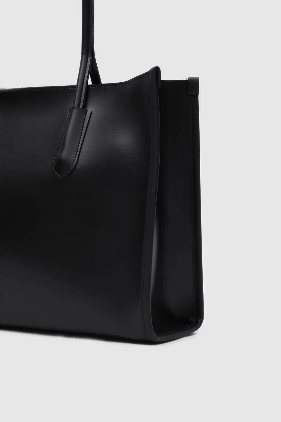Faux leather shoulder bag Faux leather shoulder bag in black