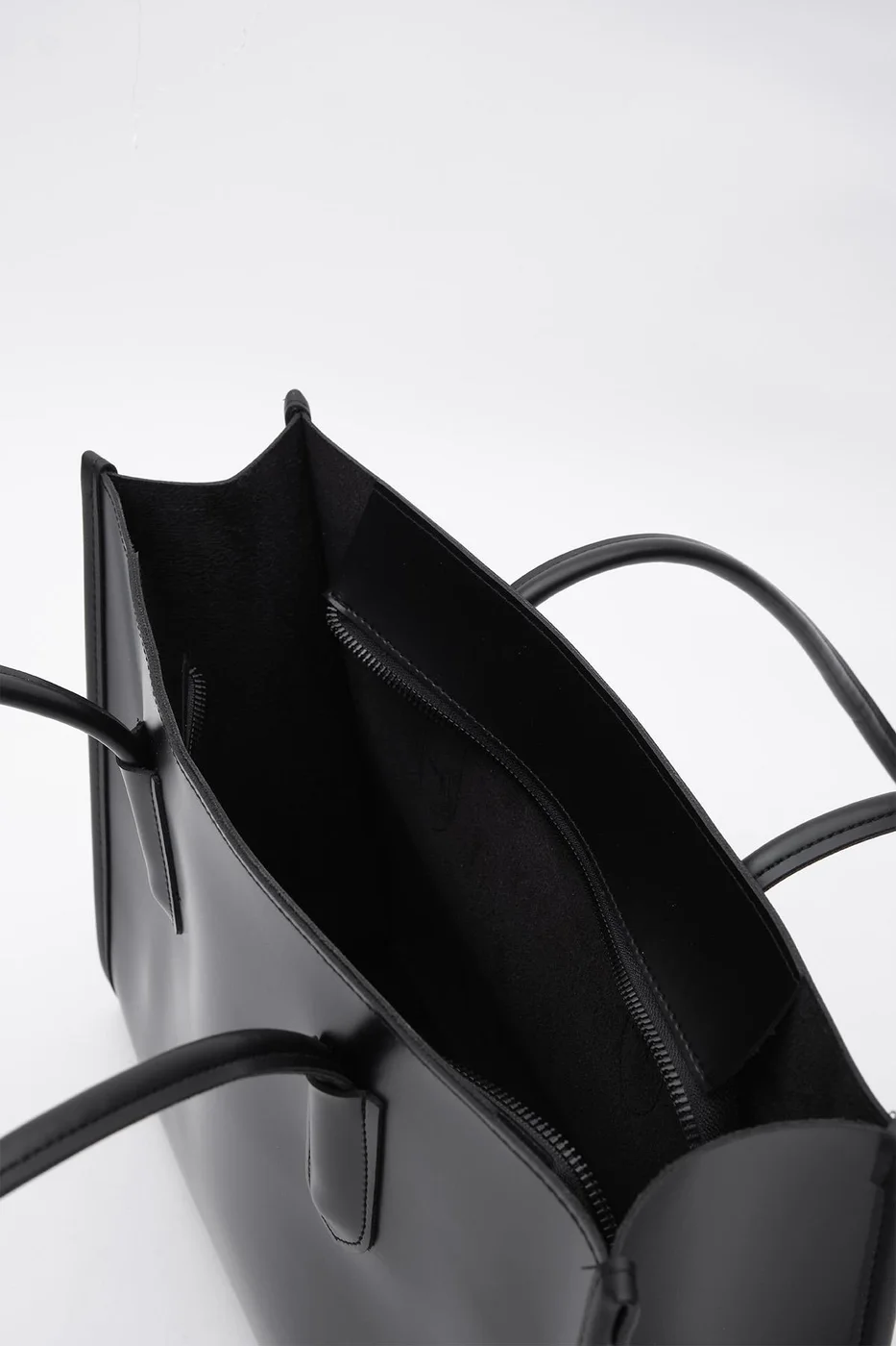 Faux leather shoulder bag Faux leather shoulder bag in black