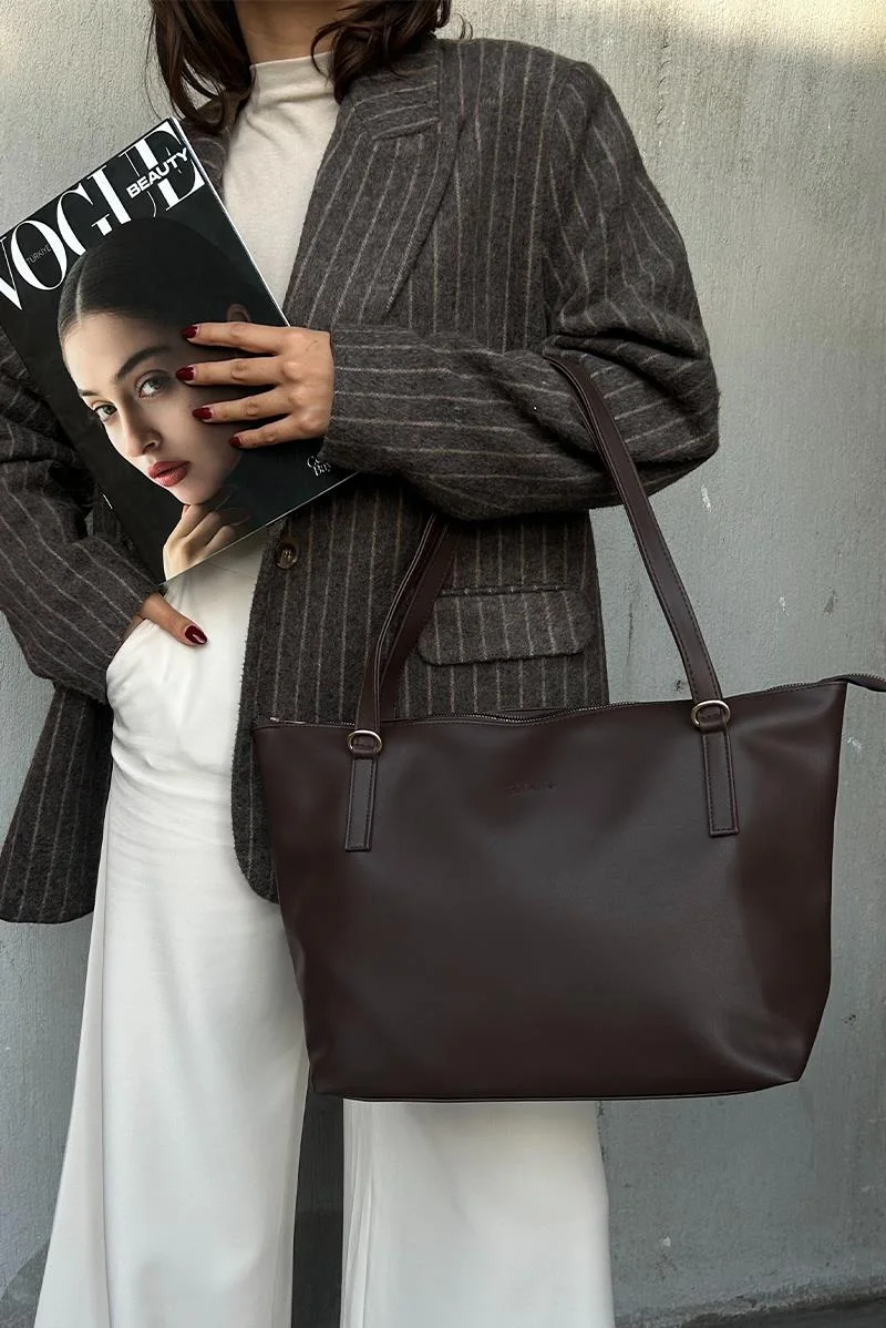Faux Leather Shoulder Bag in dark brown