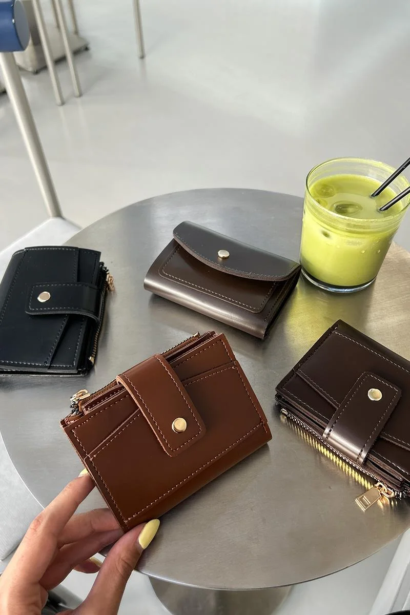 Faux leather wallet for women in burgundy