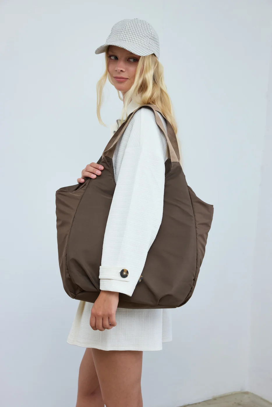laptop crossbody bag in dark brown