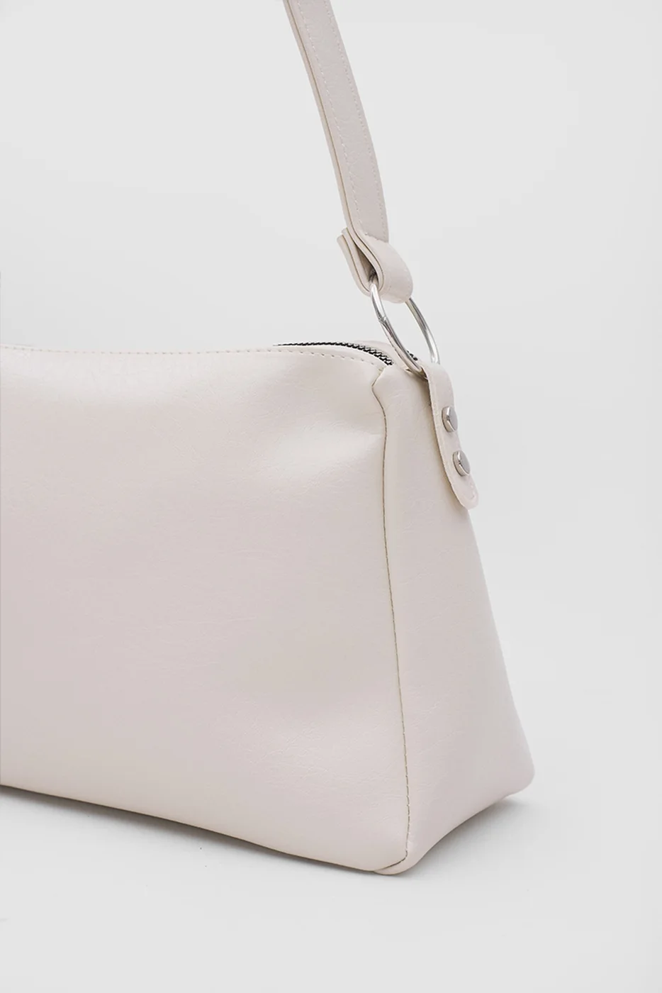 multi pocket shoulder bag in cream