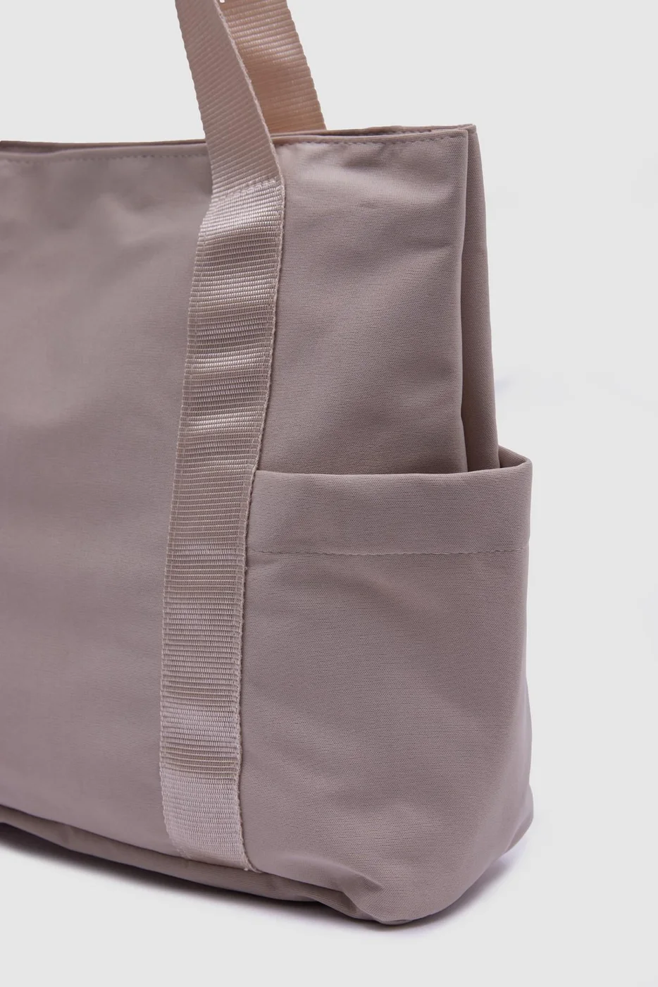 canvas shoulder bag for everyday use in cream