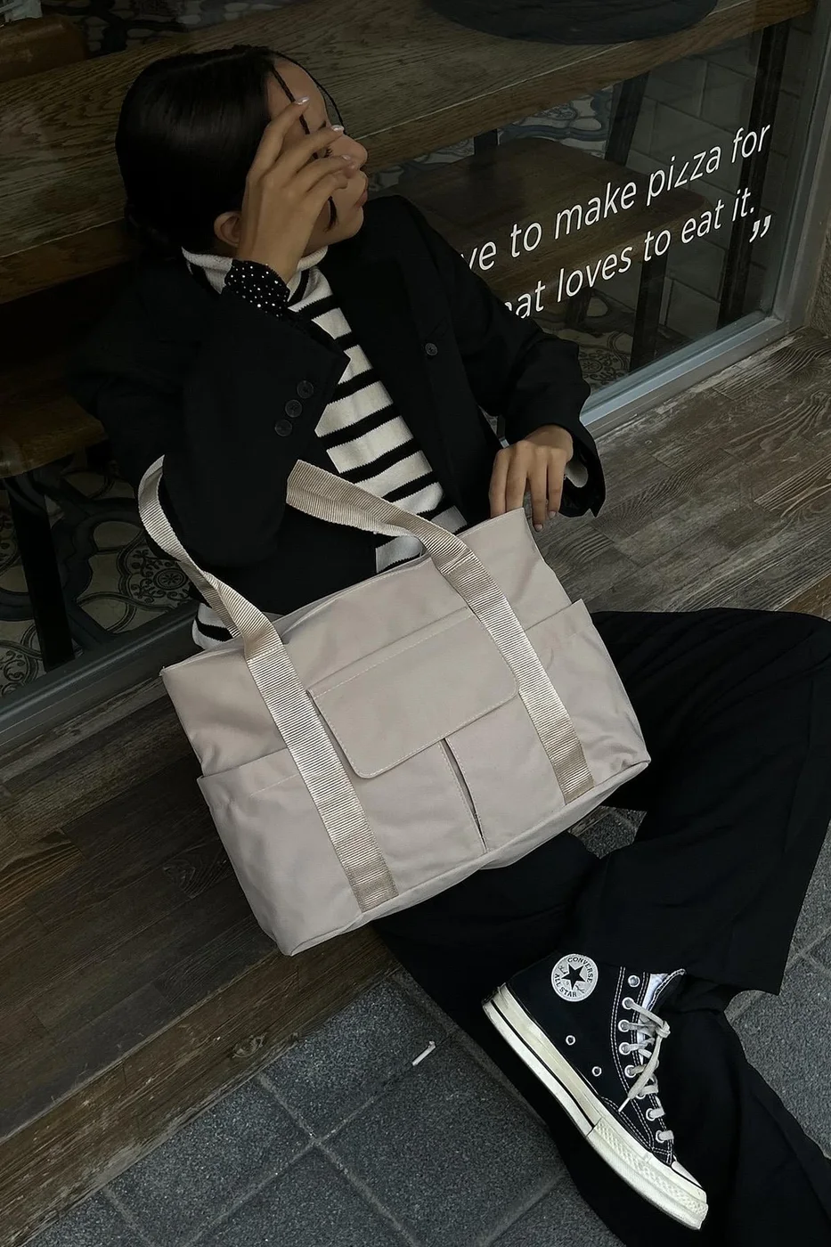 canvas shoulder bag for everyday use in cream