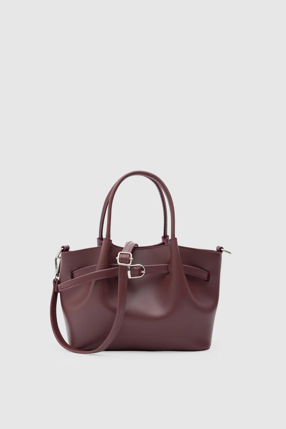 Faux leather crossbody bag in burgundy