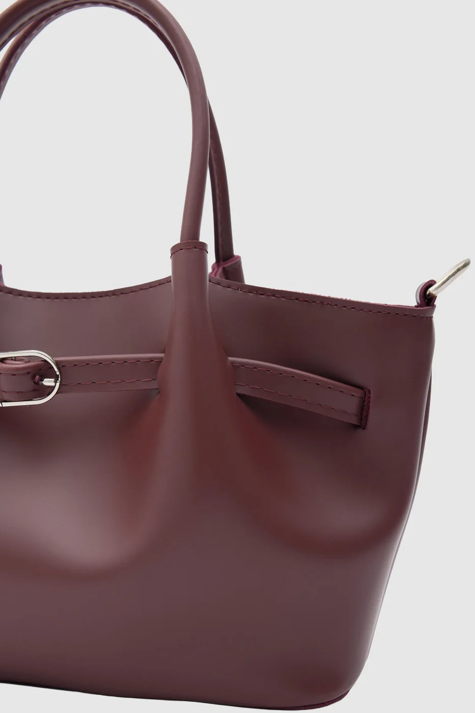 Faux leather crossbody bag in burgundy