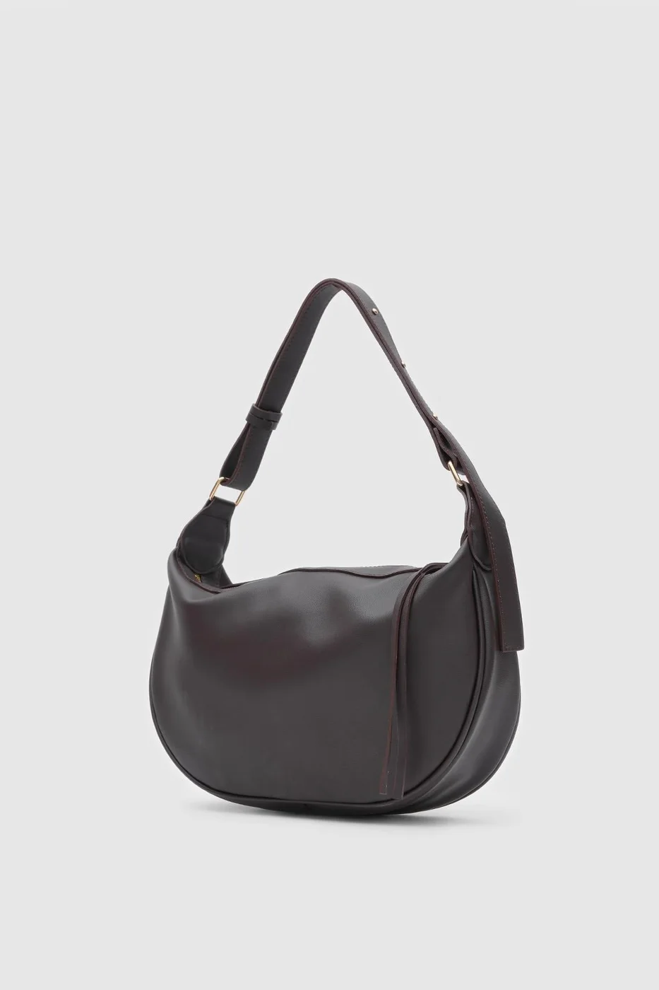 faux leather shoulder bag in dark brown