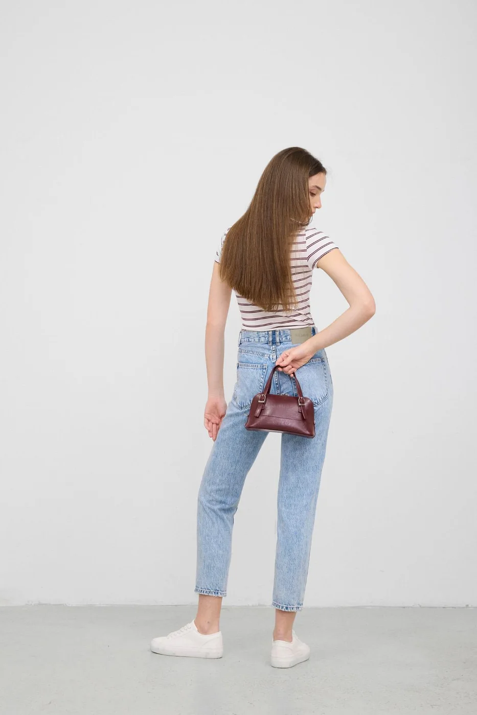 Faux Leather Crossbody Bag in burgundy