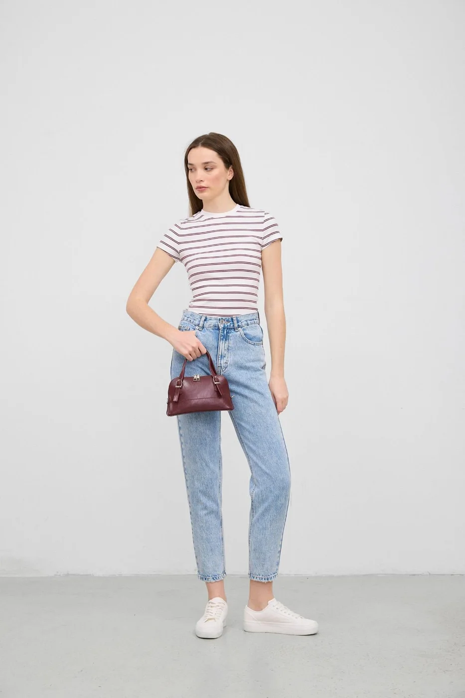 Faux Leather Crossbody Bag in burgundy