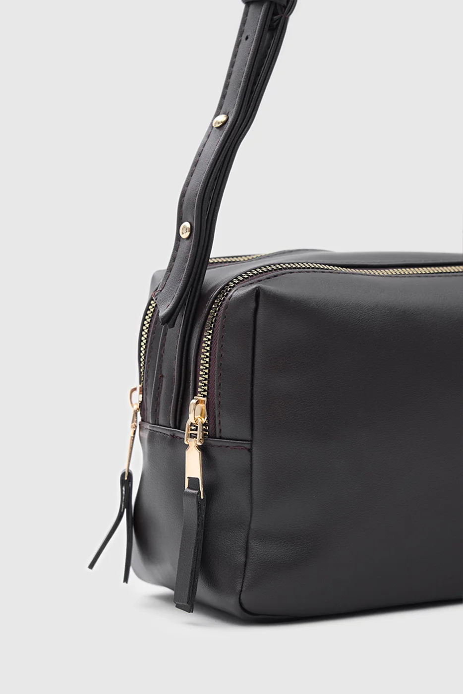 faux leather shoulder bag in dark brown