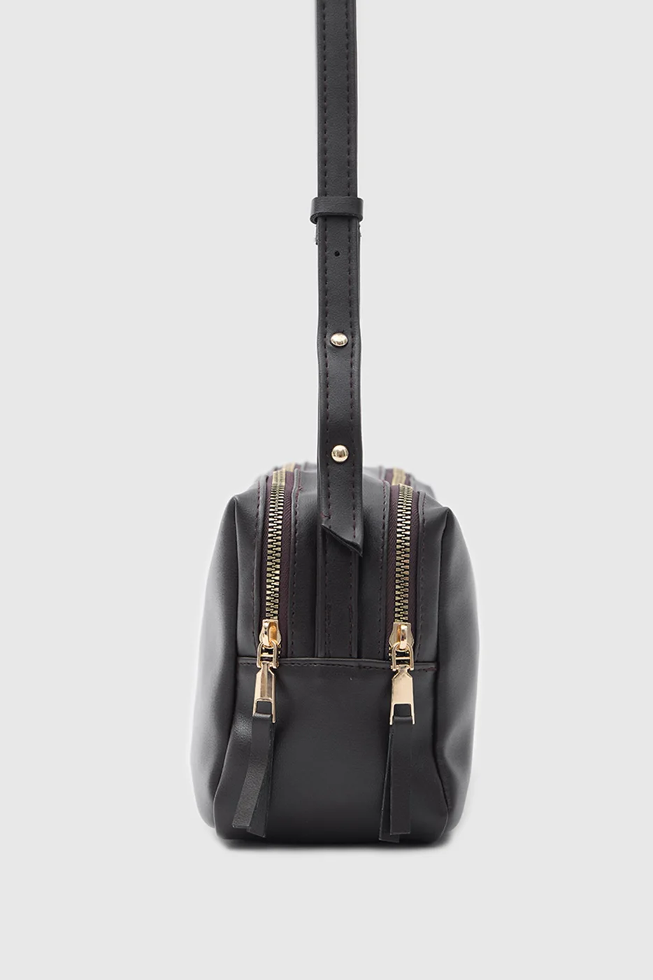 faux leather shoulder bag in dark brown