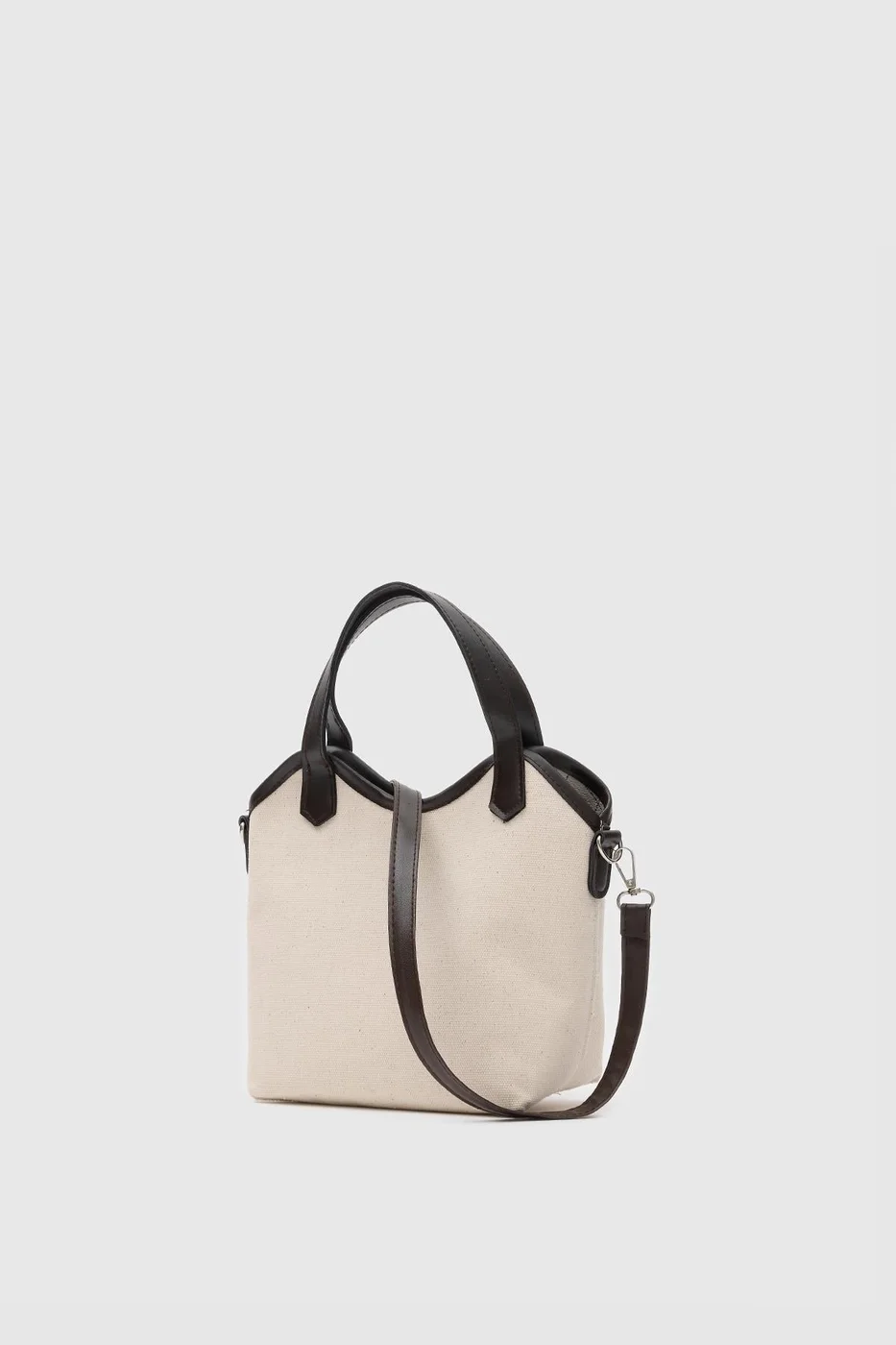 Faux leather shoulder bag design in brown