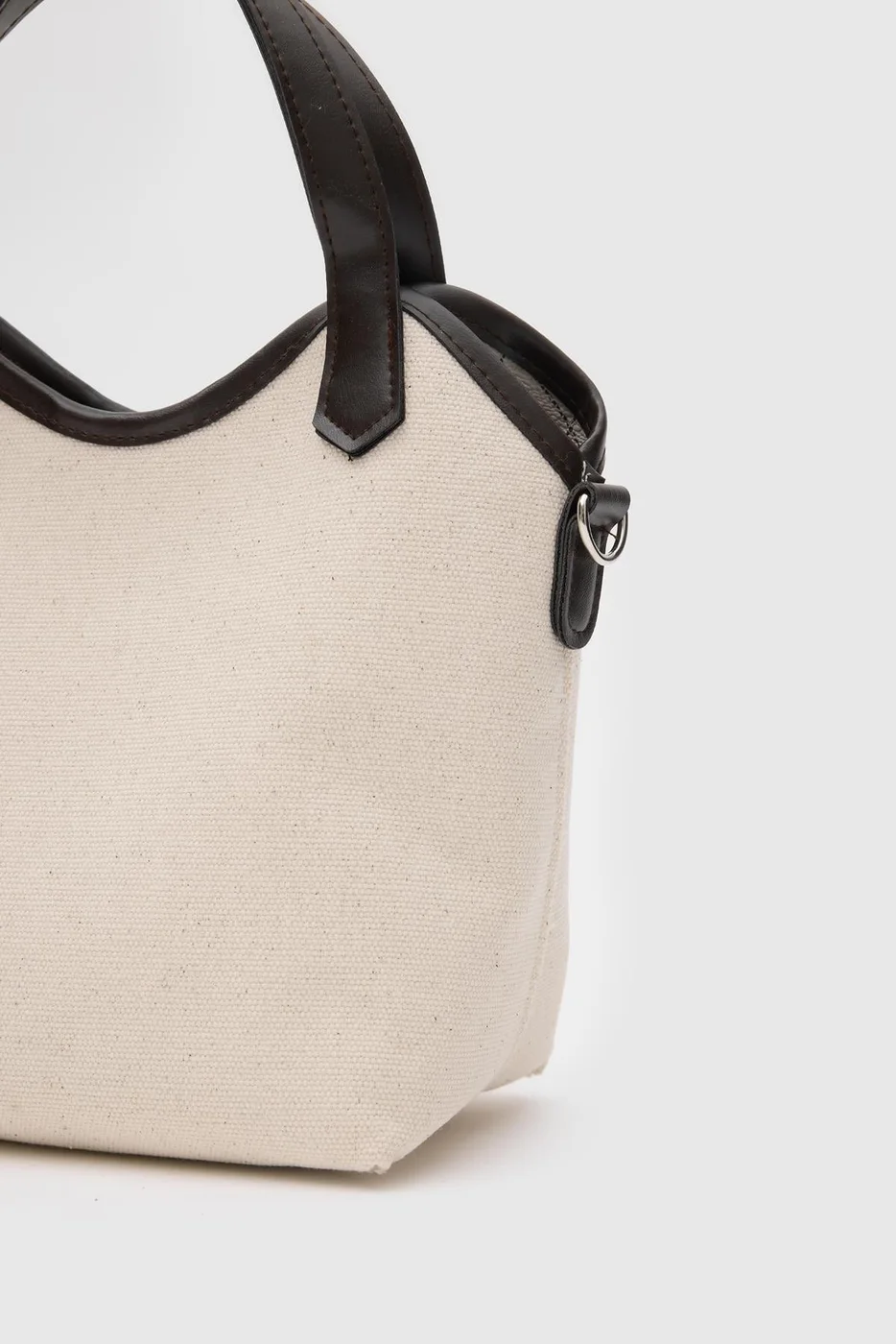 Faux leather shoulder bag design in brown