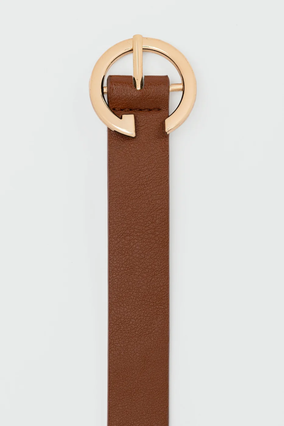 Faux leather belt with round buckle in brown