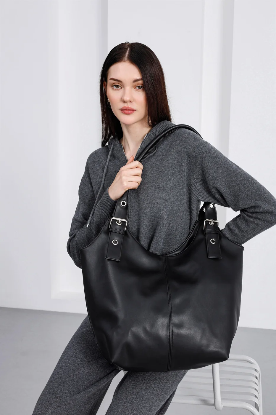 faux leather shoulder bag in black