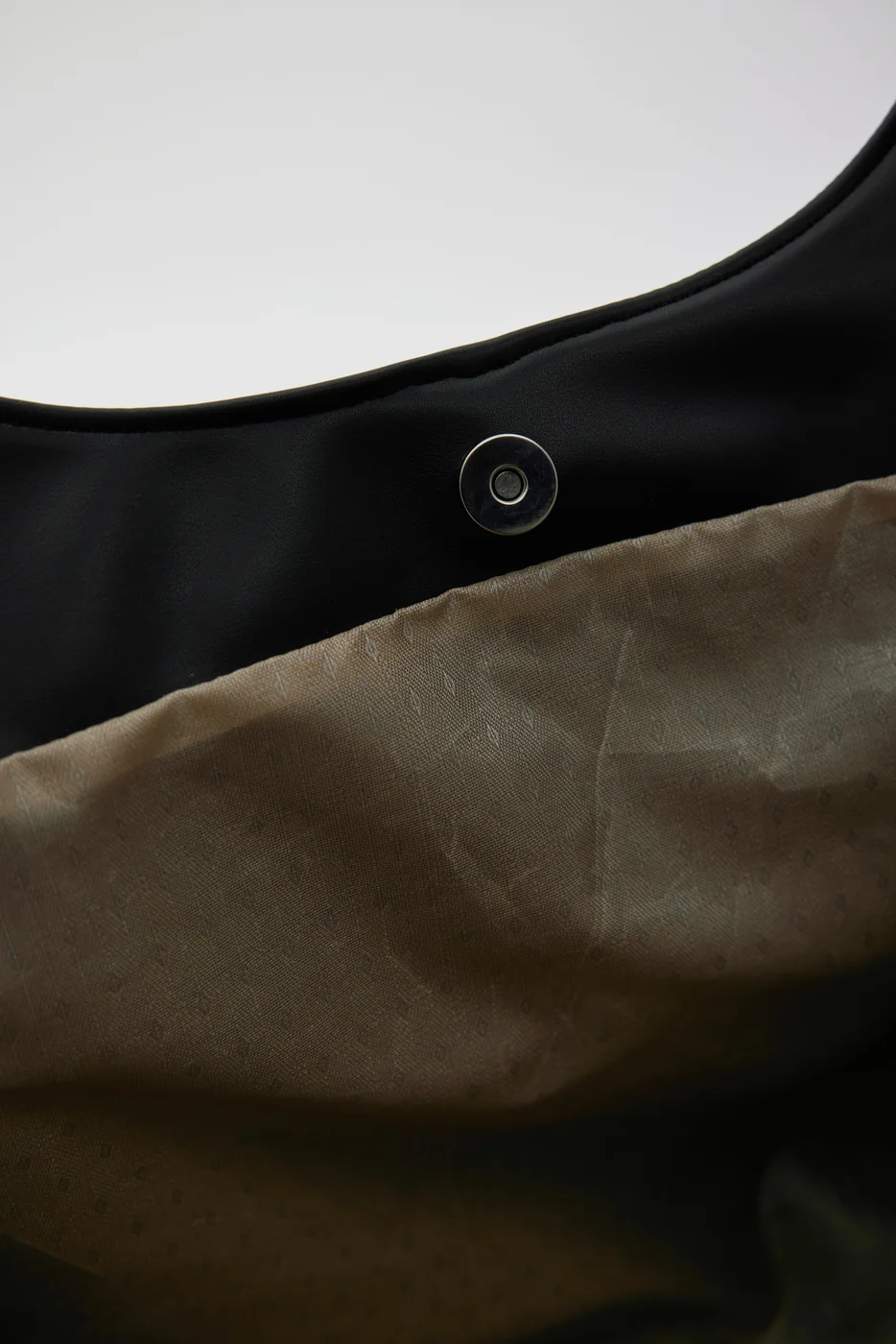 faux leather shoulder bag in black