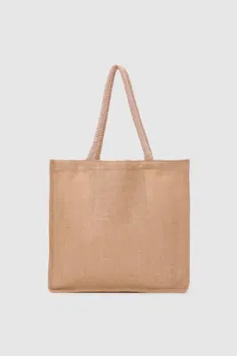 Straw shoulder bag for beach outings