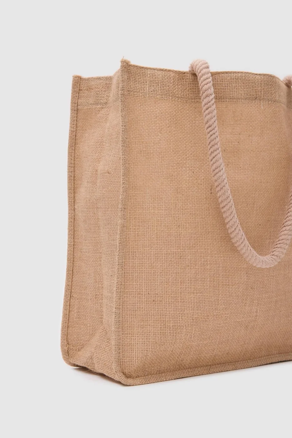 Straw shoulder bag for beach outings Straw shoulder bag for beach outings
