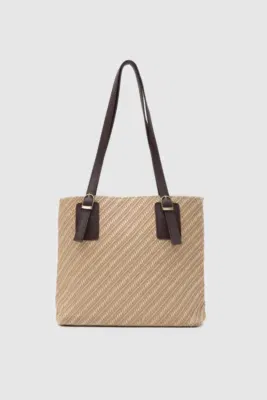 woven shoulder bag in brown