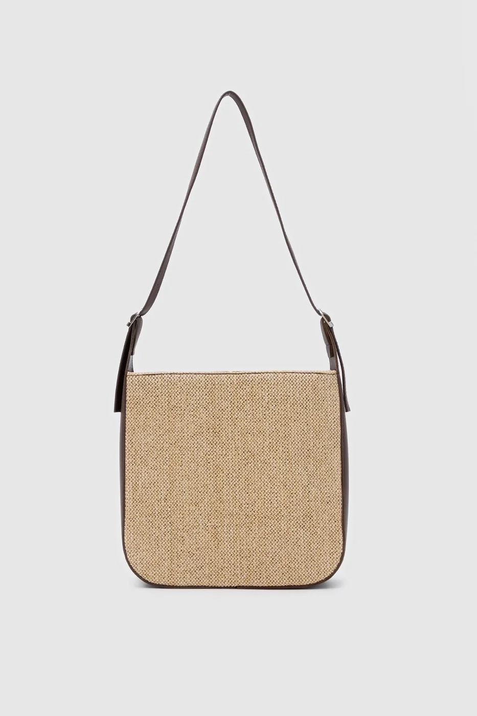 Woven shoulder bag for everyday use Woven shoulder bag for everyday use in brown