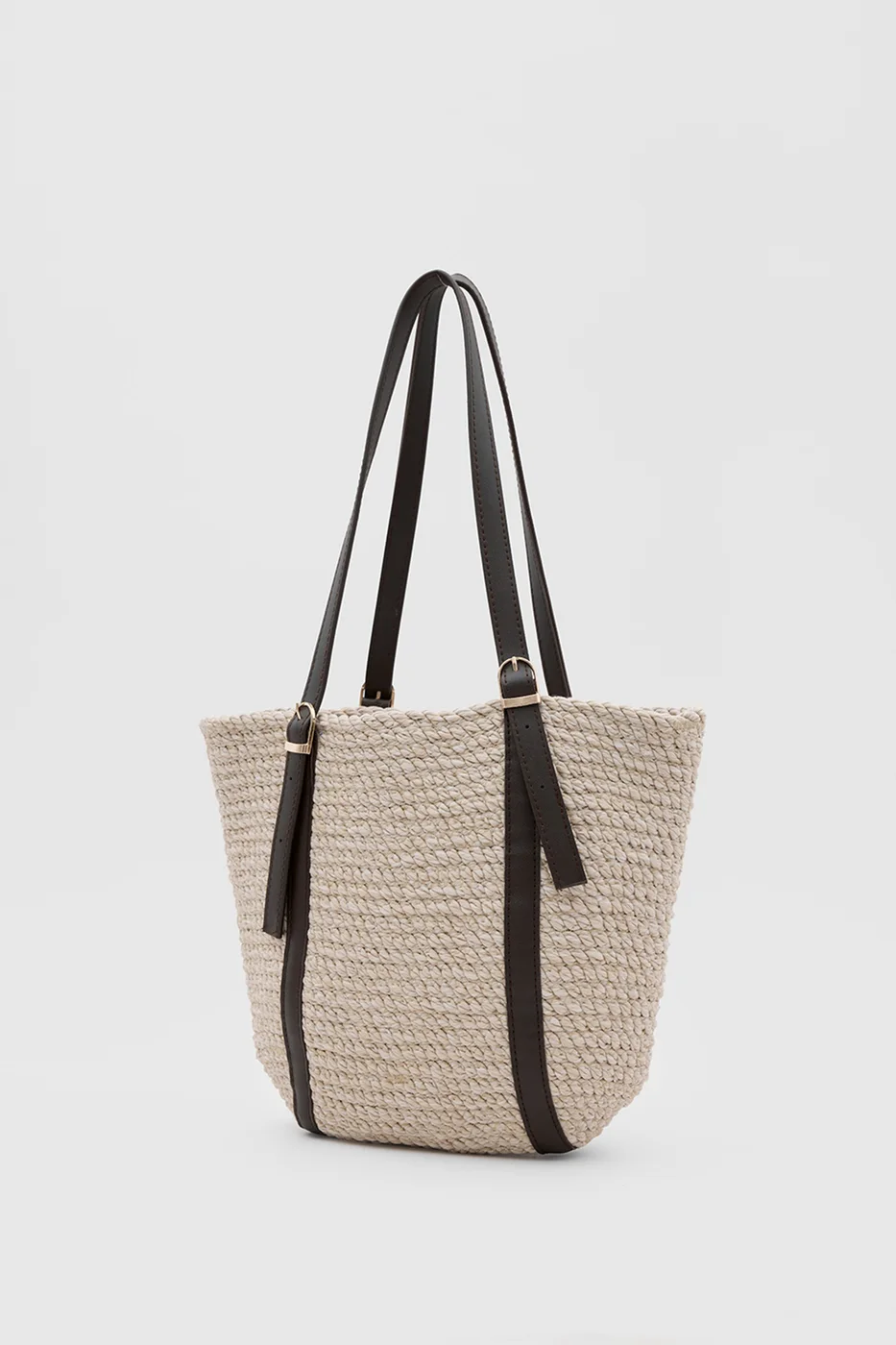 Woven shoulder bag for everyday use in cream