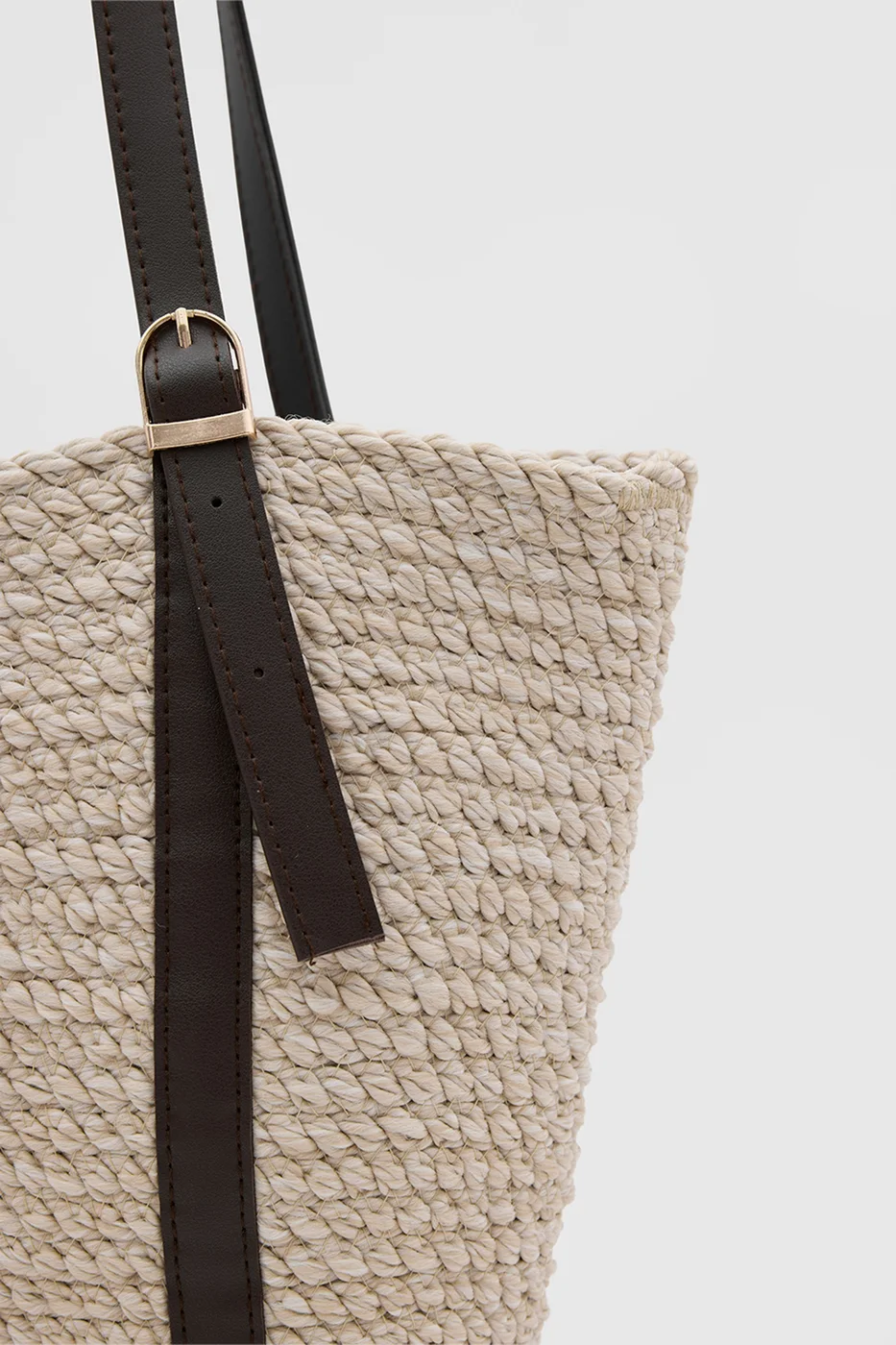 Woven shoulder bag for everyday use in cream