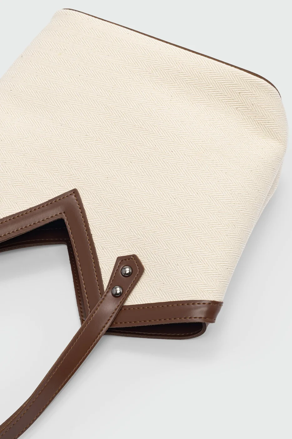 canvas shoulder bag for everyday use