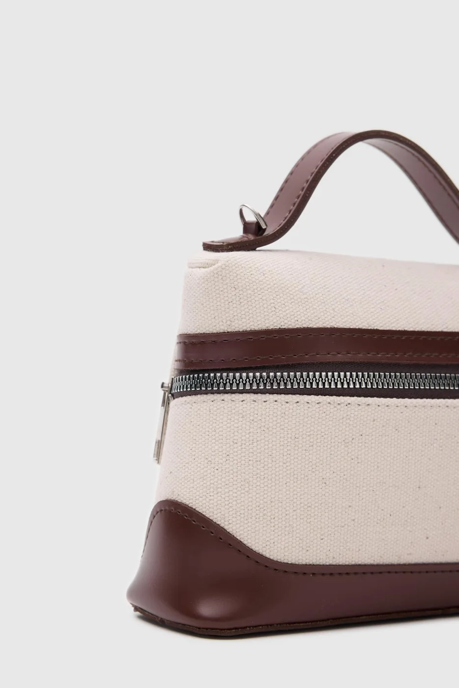 faux leather crossbody bag in cream-tan